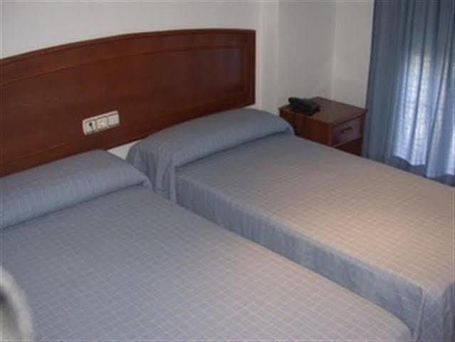 Hostal El Puerto Caleta De Velez Extérieur photo